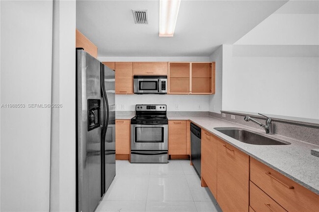Building Photo - 350 NE 24th St Unit 507