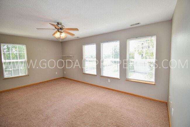 Photo - Discover this beautiful 2 Bedroom, 2.5 Bath Towhome in Ankeny!