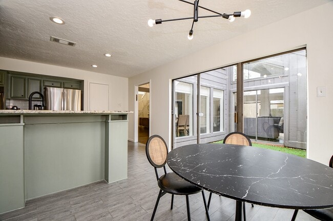 Photo - 7711 Hopewell Ln