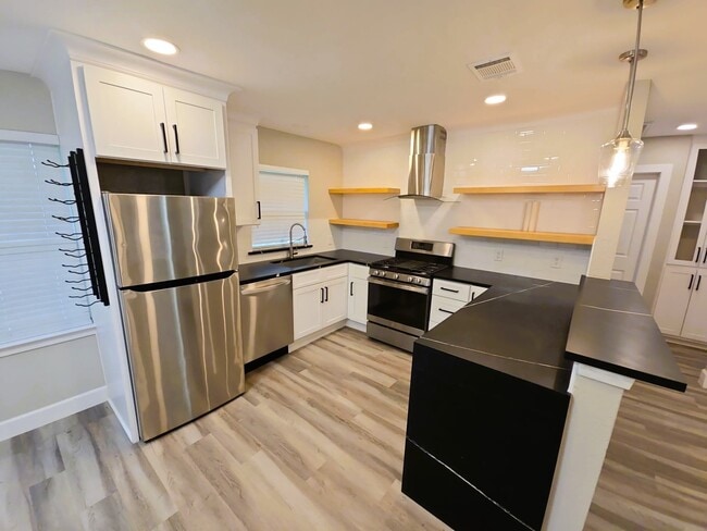 Photo - 9121 Lazydale Ln