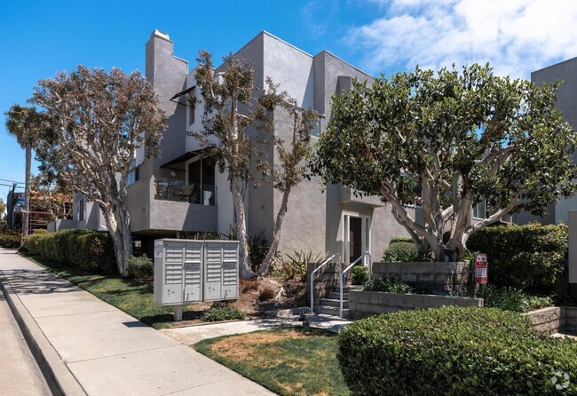 Building Photo - 501 Herondo St Rental