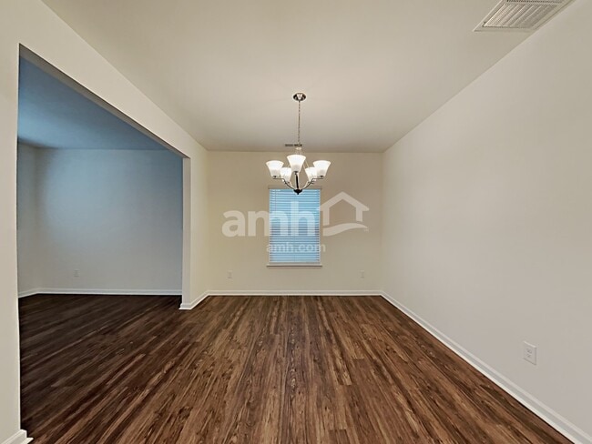 Photo - 5050 Twin River Dr
