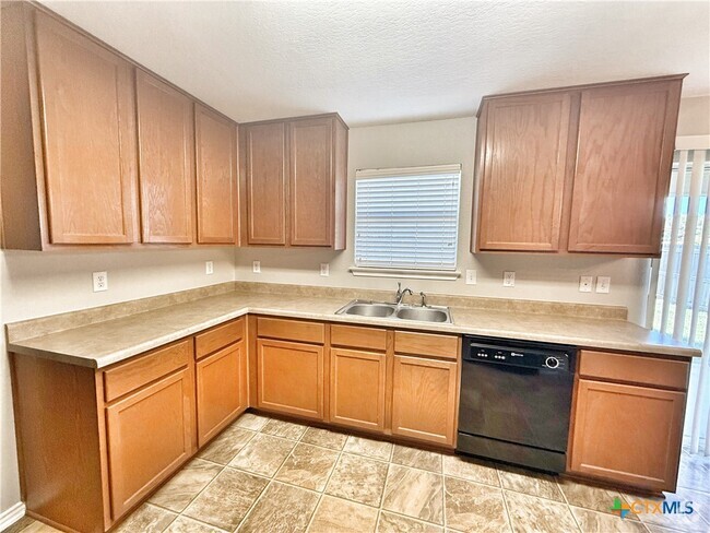 Building Photo - 2137 Dorman Dr Rental
