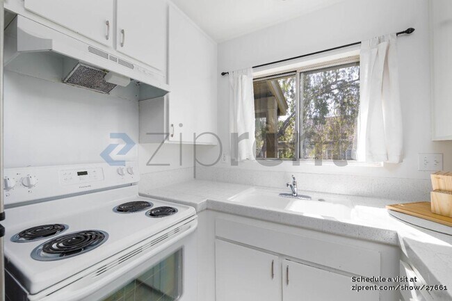 Photo - 11032 Via Parma