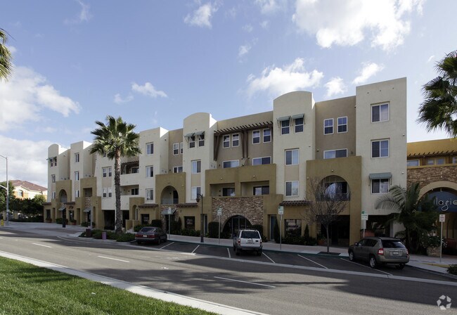 Photo - 1730-1760 E Palomar St