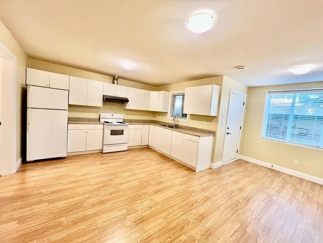 Photo - 111A 111a Ave