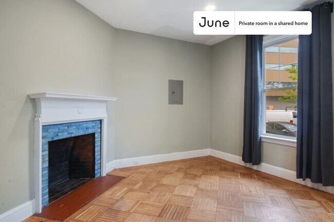 Photo - Room in Shared 7 bed/2.5 bath home Unidad A