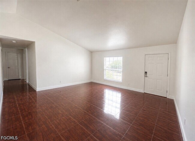 1115 Anza Ave