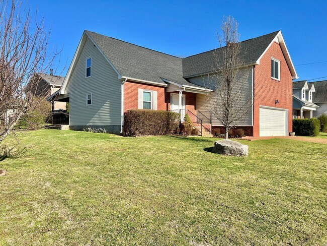 Photo - 3 Bed, 2.5 Bath Home w/ 2 Car Garage and Bonus Room