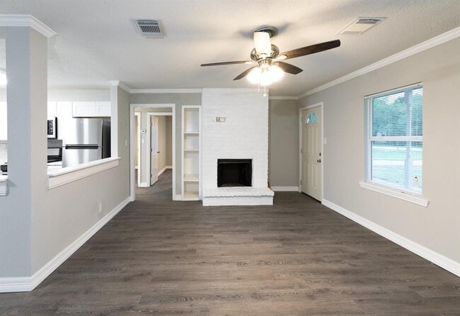 Photo - 2121 Holly Dr