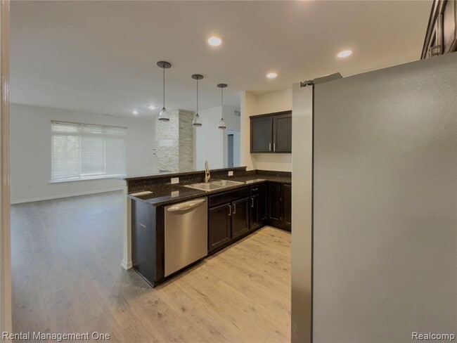 Photo - 5637 Twin Oaks Dr