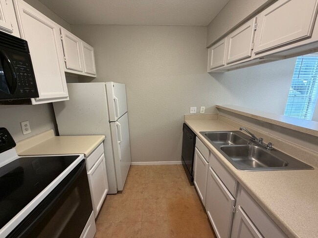 Photo - NICE 1 BR CONDO IN DESIRED GATED COMMUNITY*EASY ACCESS TO I35, 410, AND SHOPPING*APPLIANCES INCLU...