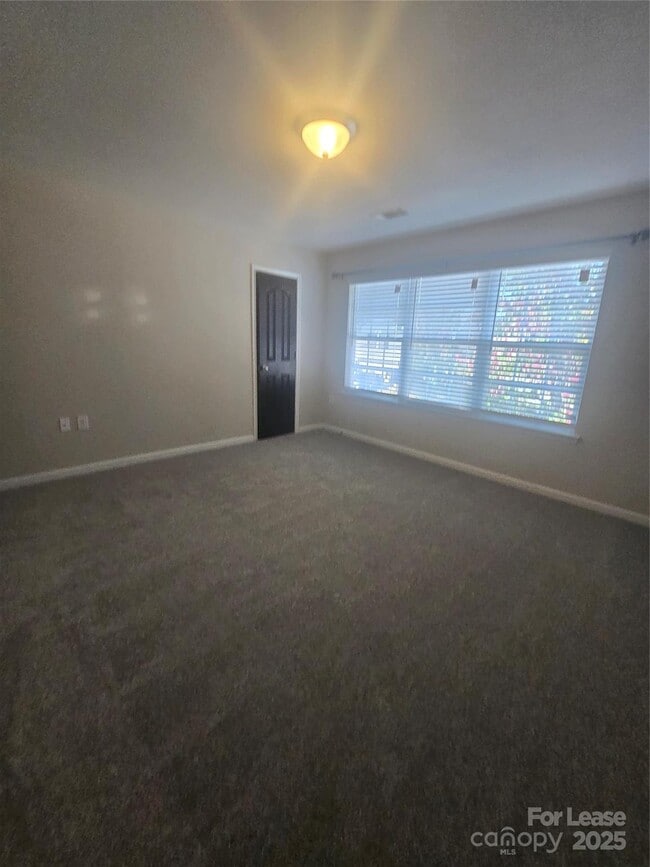 Photo - 756 Nannyberry Ln