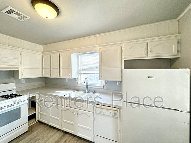 Photo - 5 S Hickory St