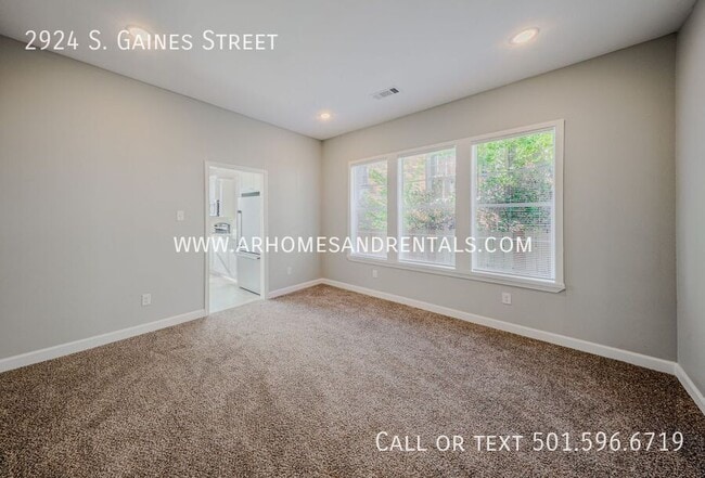 Photo - 2924 S Gaines St