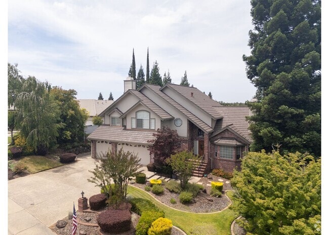 Building Photo - Beautiful 4bd 3ba home in Los Cerros Neigh...