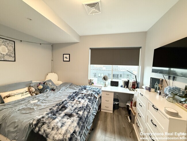 Building Photo - 55 W 5th St Unit #608 Rental