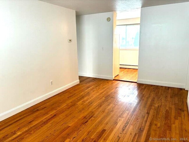 Photo - 4 Van Zant St Unit B7