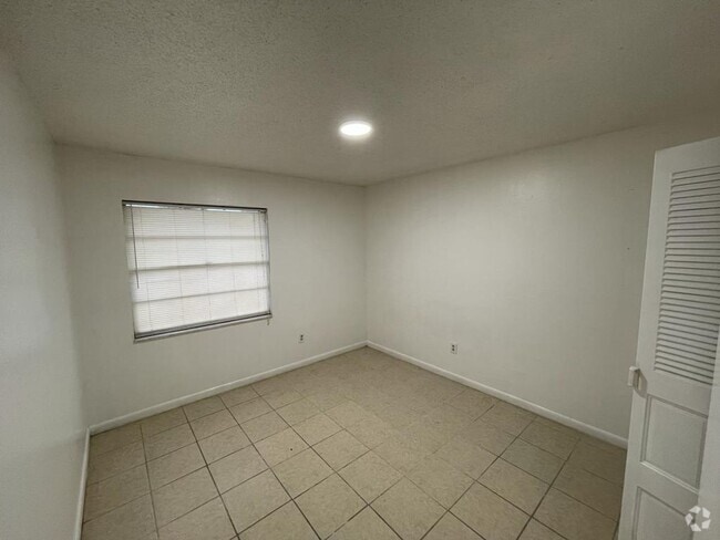 Building Photo - 226 6th Jpv St Rental