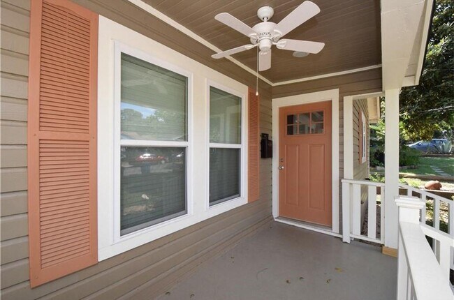 Photo - 2817 E 22nd St