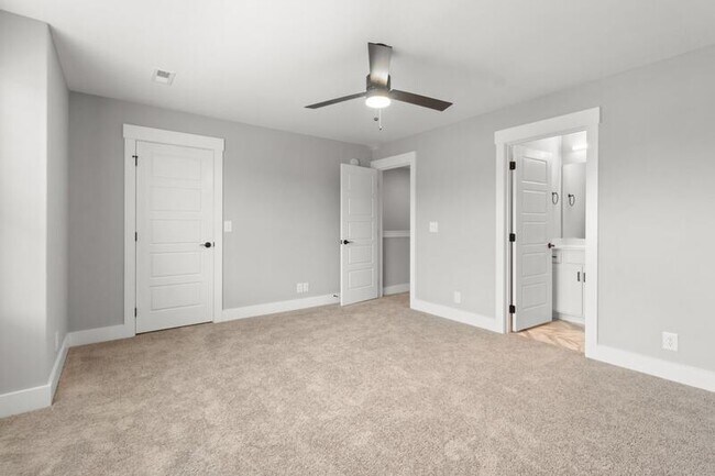 Photo - 504 Jonathan Wade Cir