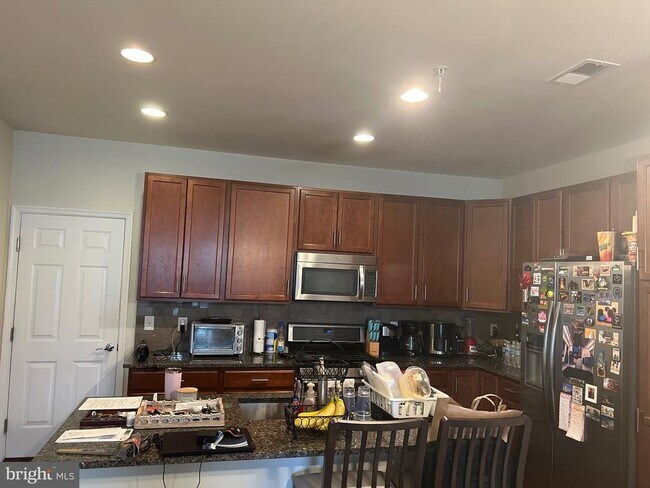 Building Photo - 3048 Rittenhouse Cir