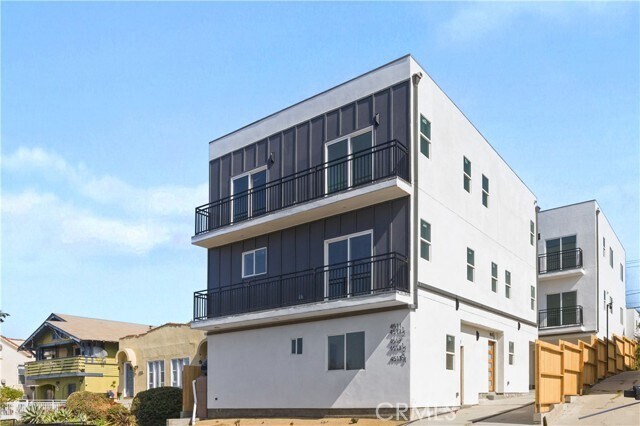 Building Photo - 4511 Rosewood Ave Rental