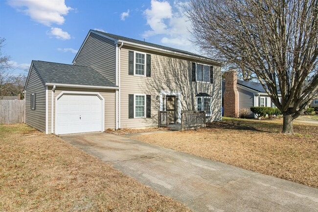 Photo - Comfortable Living with Private Yard, Deck & Easy Access to Ft. Eustis