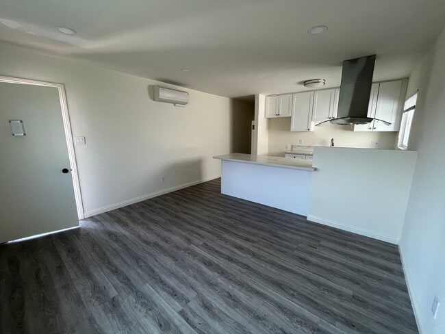 Building Photo - 2428 Michigan Ave Rental