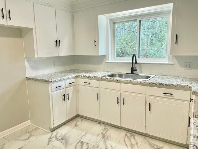 Photo - 3515 Deerwood Trail