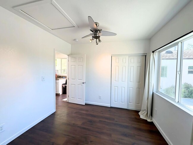 Photo - 711 E J St Unit B