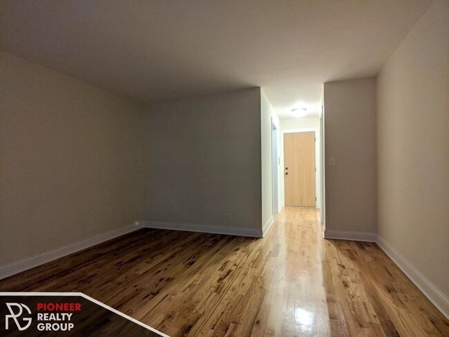 Photo - 563 W Arlington Pl