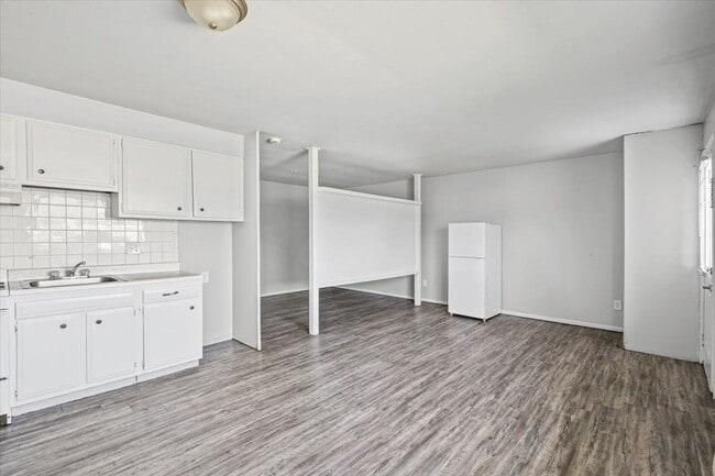 Building Photo - 1210Major Unit 9