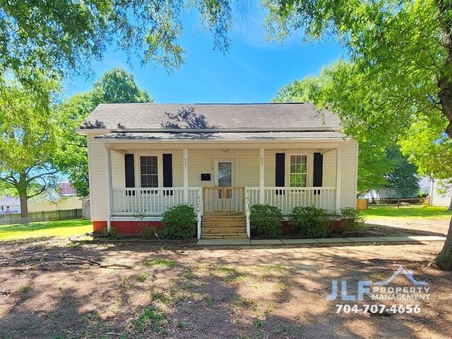 Building Photo - Cute 2 Bed/1 Bath Ranch in Downtown Kannapolis!