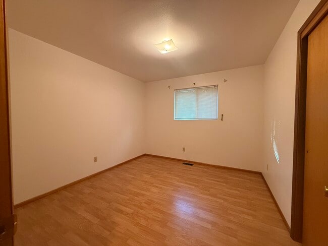 Photo - 915 Park Dr