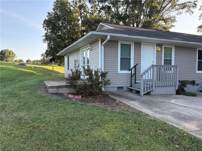 3749 Old Plainview Rd