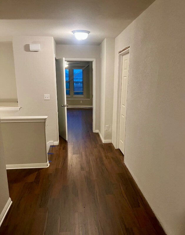 Photo - 400 Eagle Brook Ln