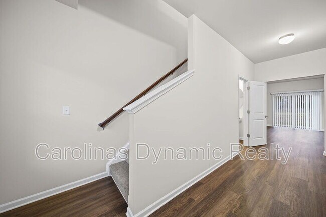 Photo - 916 S Battleground Ave Unit 4