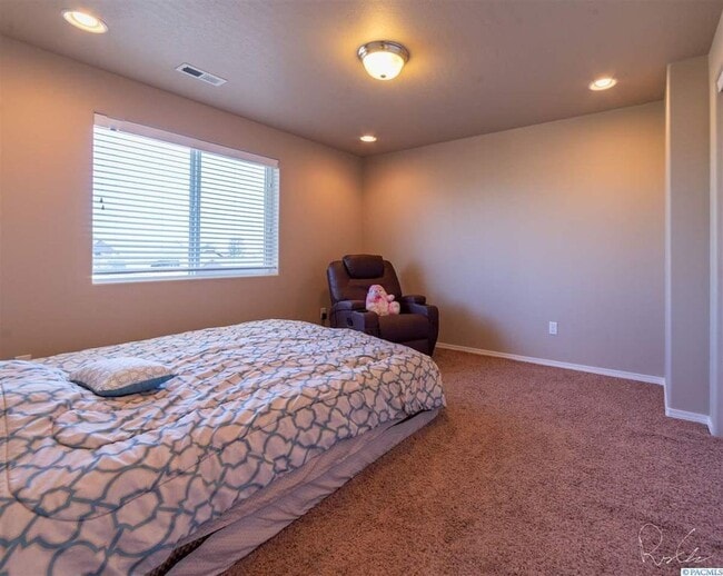 Photo - Great Kennewick Location
