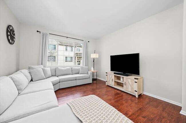 Photo - 861 Pheasant Trail