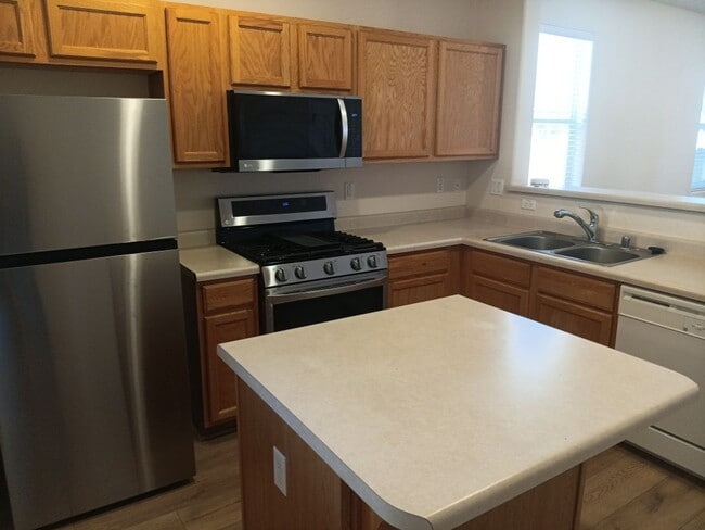 Photo - 3 Bedroom, 2 Bathroom Home! Schedule a Showing today!