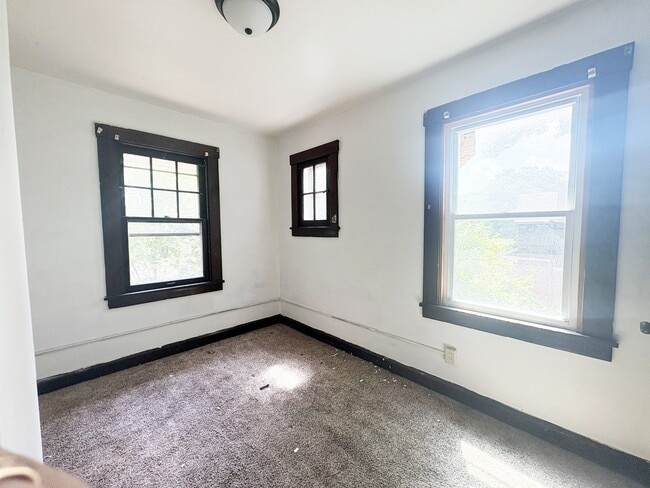 Photo - 800 N 6th St