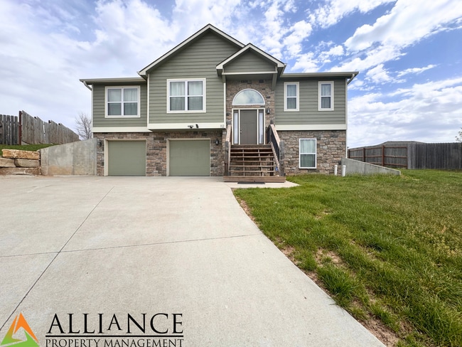 Photo - Beautiful Home in Rock Creek School District!