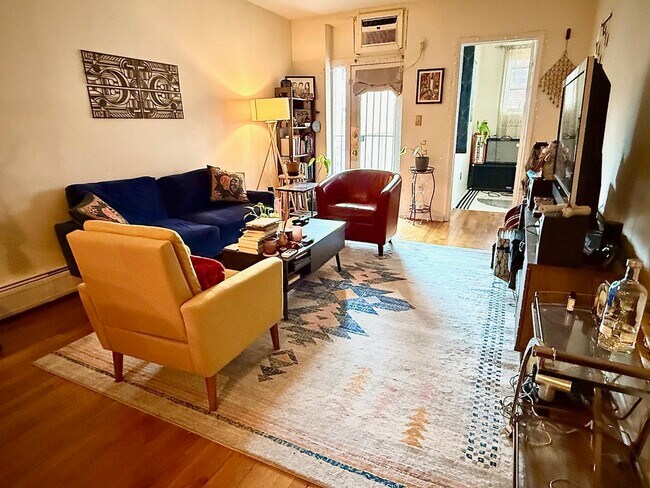 Photo - 278 Monmouth St