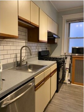 Building Photo - 31 Dwight St Unit 2