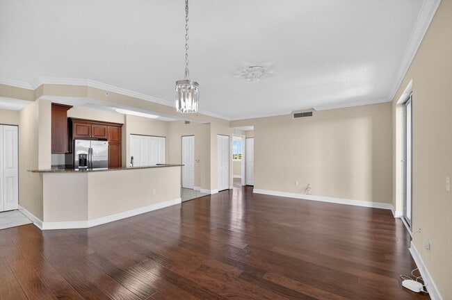 Building Photo - 1660 Renaissance Commons Blvd Unit 2517