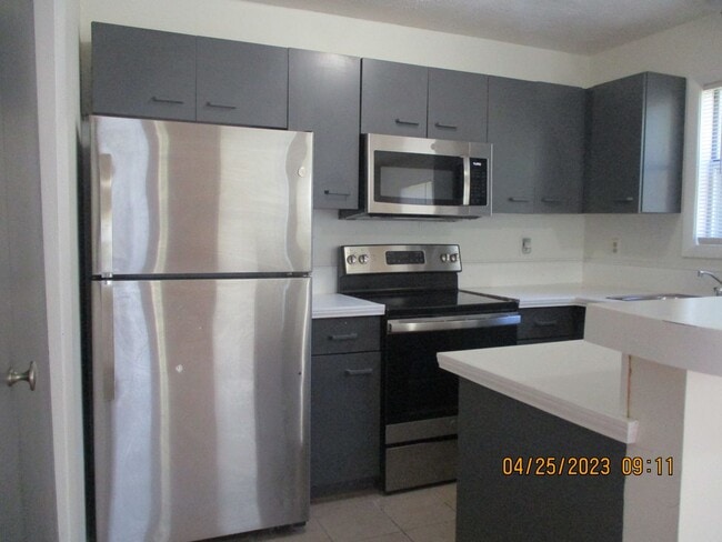 1014-4 Brookhollow