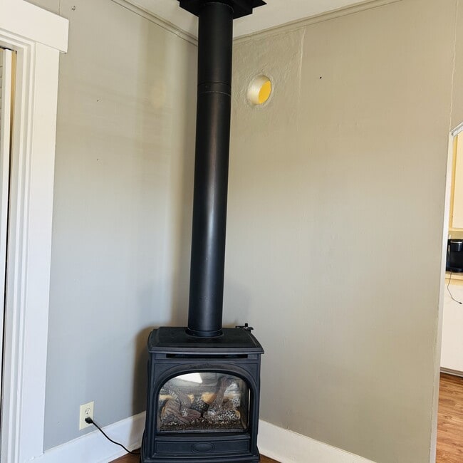 Photo - 1542 S Oakes St