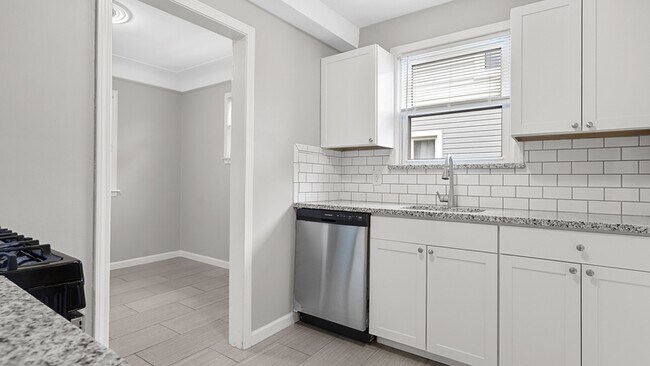 Photo - 6611 Jackson St