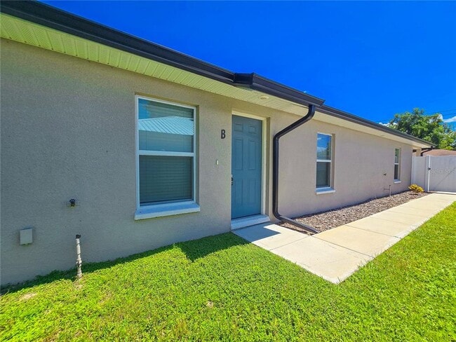 Building Photo - 640 E Grapefruit Ave Rental